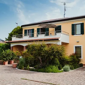 Nido Del Gelso , Verona Italia
