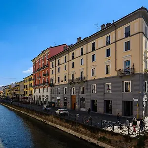 Al Mercato Sui Navigli , Milano Italia