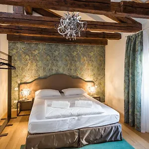 https://polos-treasures.hotelslidodijesolo.com